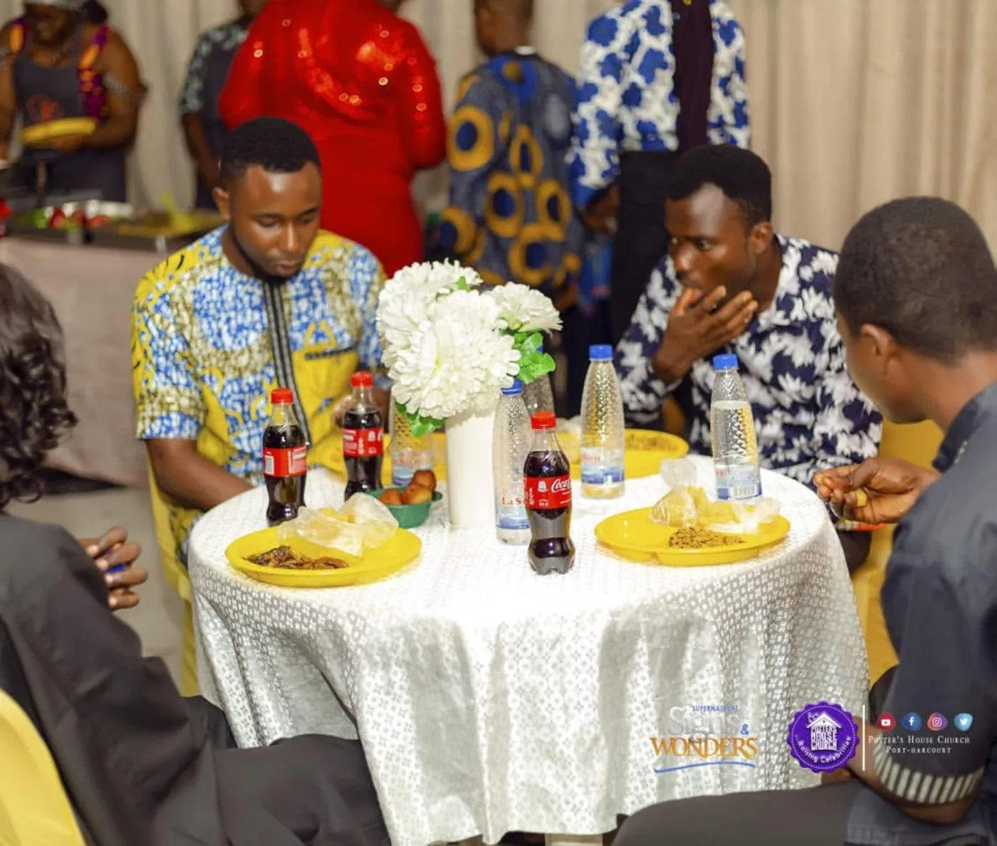 Guests eating together during the Port Harcourt outreach